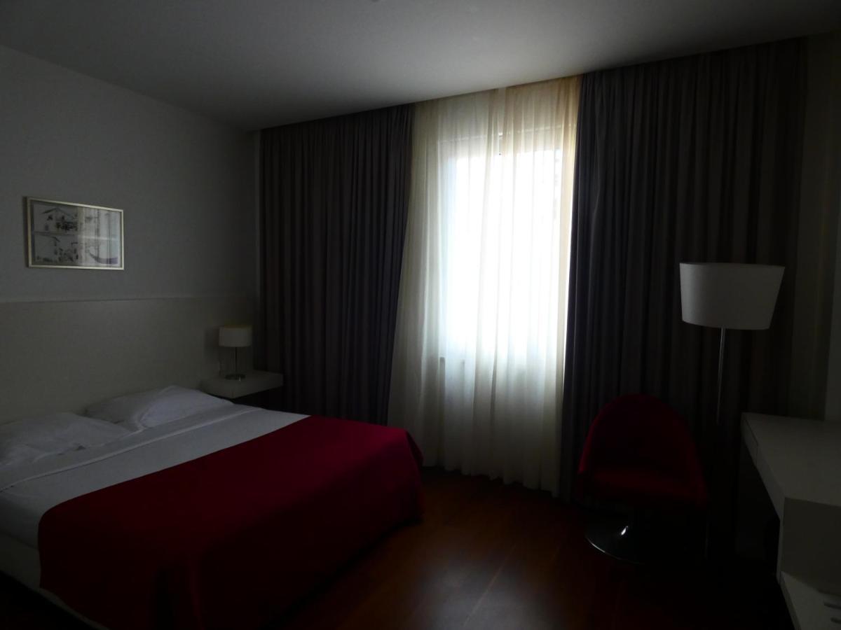 Hotel Vila D'אובידוס מראה חיצוני תמונה